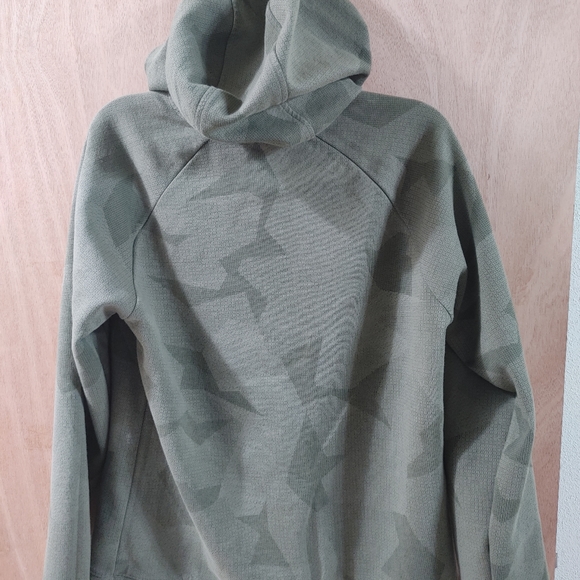 Men Old Navy Active Green Hoodie in excellent condition - Picture 8 of 12